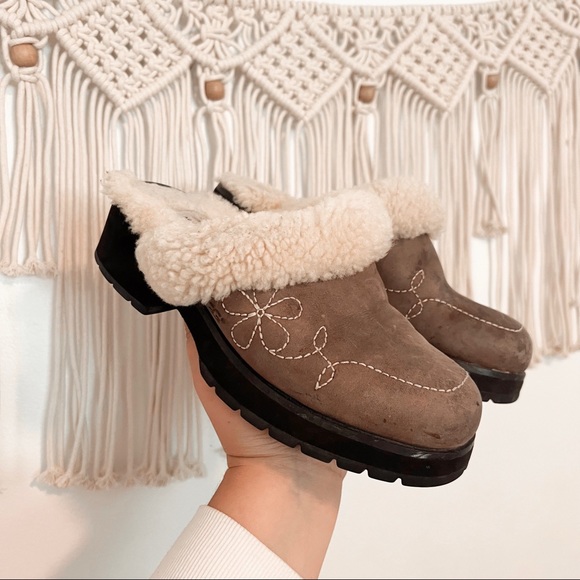 Ugg Womens Solvang Blossom Fur Lined 